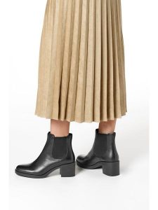 Geox Skórzane sztyblety "Serilda" w kolorze czarnym rozmiar: 39. Czarne buty sportowe Geox, bez wzorów, bez zapięcia. Za 294,95 zł.