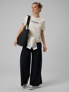 4F Spodnie dresowe z szerokimi nogawkami modalem damskie - czarne L. Czarne spodnie dresowe 4f, l, bez wzorów, z dresówki. Za 189,99 zł.