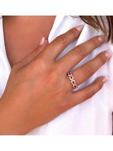 Les Petites Précieuses Pozłacany pierścionek z cyrkoniami rozmiar: 54. Czerwone pierścionki Les Petites Précieuses, z cyrkonią, pozłacane. Za 161,73 zł.