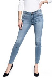 WRANGLER SKINNY WILD PLAY W28KJP024 112128285. Rurki Wrangler, z jeansu. Za 199,99 zł.