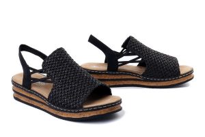 RIEKER 62941-00 black, sandały damskie. Czarne sandały Rieker, bez wzorów, bez obcasa, bez zapięcia. Za 223,93 zł.