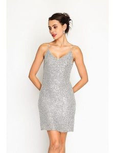 ASSUILI Sukienka w kolorze srebrnym rozmiar: 36. Szare sukienki Assuili, bez wzorów, klasyczne, bez kołnierzyka, bez ramiączek, mini. Za 130,81 zł.