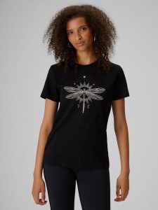 4F T-shirt regular z nadrukiem damski - czarny S. Czarne t-shirty 4f, m, bez wzorów, z bawełny, bez kołnierzyka, bez ramiączek. Za 59,99 zł.