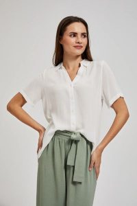 Koszula z kołnierzykiem biała. Białe koszule MOODO, m, bez wzorów, bez kołnierzyka, bez ramiączek. W wyprzedaży za 49,99 zł.