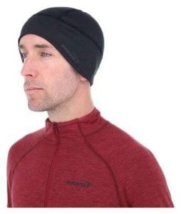 Czapka do biegania Inov-8 Running Beanie - black. Czarne czapki Inov-8, bez wzorów, z materiału. Za 79,99 zł.
