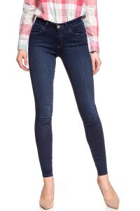 WRANGLER SUPER SKINNY TRUE BEAUTY W29JBV94Z. Rurki Wrangler, z jeansu. W wyprzedaży za 89,99 zł.