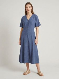MOSS COPENHAGEN Sukienka "Viana" w kolorze niebieskim rozmiar: M. Niebieskie sukienki Moss Copenhagen, m, bez wzorów, bez kołnierzyka, bez ramiączek, midi. Za 223,46 zł.