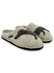 HAFLINGER Kapcie w kolorze szarym rozmiar: 36. Szare kapcie HAFLINGER, bez wzorów, z materiału. Za 139,87 zł.