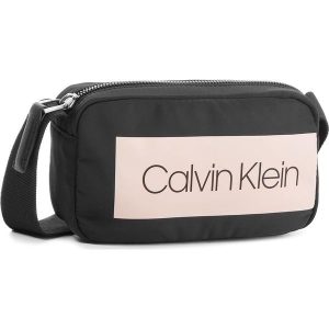 Torebka CALVIN KLEIN - Block Out Small Cros K60K604278 001. Listonoszki marki Calvin Klein. W wyprzedaży za 229,00 zł.