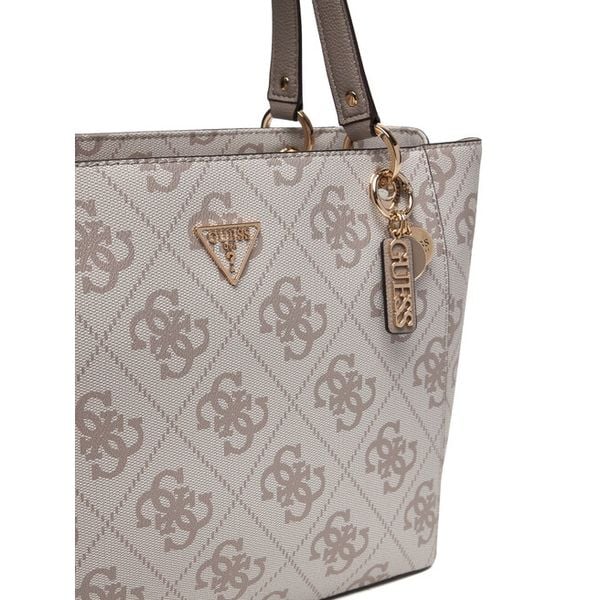 Torebka Guess. Brązowe shopper bag Guess, z aplikacjami, bez dodatków. Za 619,99 zł.