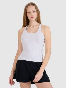 4F Top slim gładki damski - szary M. Szare topy 4f, m, bez wzorów, z bawełny, klasyczne, bez kołnierzyka, bez ramiączek. W wyprzedaży za 29,99 zł.