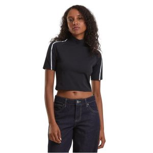 Damska koszulka z wysokim dekoltem Urban Classics. Czarne koszulki sportowe Urban Classics, bez wzorów, bez ramiączek. Za 142,00 zł.