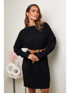 Soft Cashmere Sukienka dzianinowa w kolorze czarnym rozmiar: 38/40. Czarne sukienki Soft Cashmere, na co dzień, bez wzorów, z dzianiny, klasyczne, bez kołnierzyka, bez ramiączek, mini, proste. Za 158,10 zł.