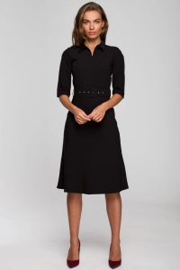 Elegancka sukienka koszulowa z kołnierzykiem paskiem czarna. Czarne sukienki Stylove, do pracy, xxl, bez wzorów, biznesowe, bez kołnierzyka, bez ramiączek, koszulowe. Za 329,00 zł.