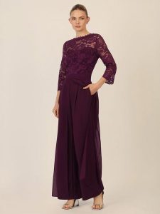 APART Kombinezon w kolorze fioletowym rozmiar: 38. Różowe kombinezony Apart, bez wzorów, z koronki, bez kołnierzyka, bez ramiączek. Za 369,99 zł.