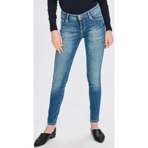 Guess Jeans - Jeansy Annette. Jeansy marki Guess Jeans. W wyprzedaży za 369,90 zł.