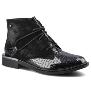 Trzewiki damskie Maciejka, ze skóry naturalnej z łączoną cholewką o tłoczonej fakturze oraz stabilnym obcasem, czarne, 04813-01-00-7. Czarne botki Maciejka, na jesień, bez wzorów, z lakierowanej skóry, bez obcasa, na płaskiej podeszwie, bez zapięcia. Za 299,00 zł.