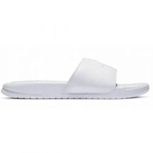 Klapki damskie Nike Benassi Jdi. Białe klapki Nike, bez wzorów, z materiału, bez obcasa. Za 192,00 zł.