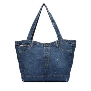 Torebka Guess Jeans. Niebieskie shopper bag Guess Jeans, z aplikacjami, z jeansu, bez dodatków. Za 299,99 zł.