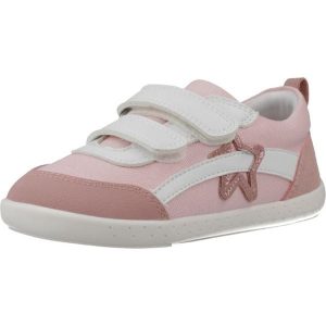 Buty GARVALIN 262336G Rose. Czerwone buty trekkingowe GARVALIN, z syntetyku, bez zapięcia. Za 198,99 zł.