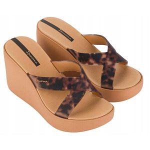 Klapki dla kobiet Ipanema HIGH FASHION SLIDE. Brązowe klapki Ipanema, bez wzorów, bez obcasa. Za 169,00 zł.