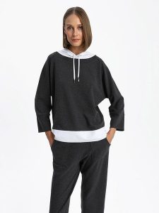 BGN Bluza w kolorze antracytowym rozmiar: 36. Czarne bluzy BGN, bez wzorów, z kapturem. Za 105,38 zł.