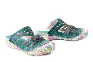 LAURA VITA 0007623 Beczierso 61 bleu, klapki damskie. Zielone klapki LAURA VITA, bez wzorów, ze skóry, bez obcasa. Za 359,90 zł.