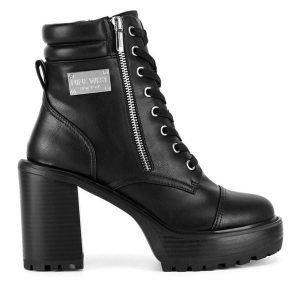 Trzewiki Nine West. Czarne botki Nine West, bez wzorów, bez obcasa, na słupku, bez zapięcia. Za 349,99 zł.
