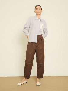 BGN Koszula w kolorze biało-jasnobrązowym rozmiar: 34. Białe koszule BGN, bez wzorów, bez kołnierzyka, bez ramiączek. Za 108,99 zł.