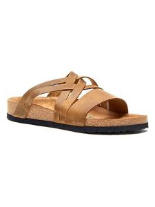 Comfortfusse Skórzane klapki w kolorze jasnobrązowym rozmiar: 37. Brązowe klapki Comfortfüße, bez wzorów, ze skóry, z otwartym noskiem, bez obcasa. Za 252,99 zł.