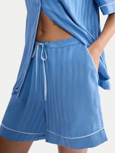 Triumph Szorty piżamowe Amourette Jacquard 10227207 Niebieski Regular Fit. Niebieskie piżamy Triumph, bez wzorów, z wiskozy. Za 119,99 zł.