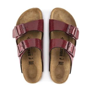 Klapki damskie Birkenstock Arizona. Czerwone klapki Birkenstock, bez wzorów, z materiału, bez obcasa. Za 287,00 zł.