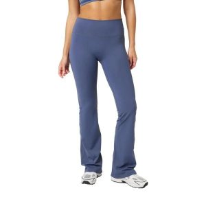 Damskie legginsy Björn Borg Flare. Niebieskie legginsy Björn Borg, bez wzorów, z materiału, z podwyższonym stanem. Za 291,00 zł.