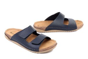 Inblu AA-05GU 004 granatowy, klapki damskie. Niebieskie klapki Inblu, bez wzorów, ze skóry, bez obcasa. Za 89,90 zł.