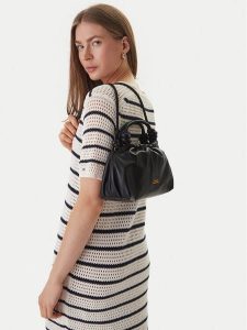 Tommy Hilfiger Torebka Th Soft Leather Med Crossover AW0AW18369 Czarny. Czarne torebki klasyczne TOMMY HILFIGER, bez wzorów, ze skóry, bez dodatków. Za 690,99 zł.