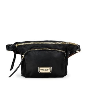 Torebka Monnari. Czarne listonoszki Monnari, bez wzorów, bez dodatków. Za 229,99 zł.