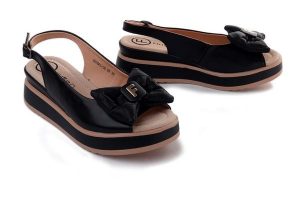Filippo DS7805/26 BK Czarny, sandały damskie. Czarne sandały Filippo, bez wzorów, ze skóry, bez obcasa, na koturnie, bez zapięcia. Za 184,90 zł.