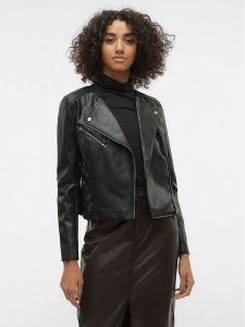 Vero Moda Kurtka z imitacji skóry Riley 10302441 Czarny Slim Fit. Czarne kurtki Vero Moda, s, bez wzorów, ze skóry, bez kaptura. Za 169,99 zł.