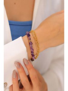 Pierres delicates Pozłacana bransoletka z ametystami rozmiar: onesize. Fioletowe bransoletki Pierres delicates, z ametystem, pozłacane. Za 34,99 zł.