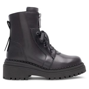 Trzewiki Badura. Czarne botki Badura, bez wzorów, bez obcasa, na płaskiej podeszwie, bez zapięcia. Za 329,99 zł.