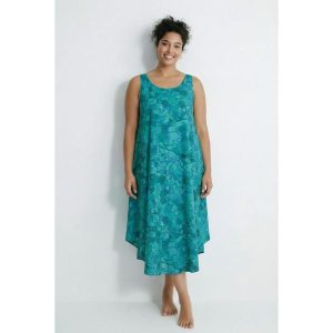 Damskie Sukienka midi liście linia A okrągły dekolt bez rękawów. Niebieskie sukienki Ulla Popken, plus size, bez wzorów, z materiału, sportowe, bez kołnierzyka, plus size, bez ramiączek, midi, sportowe. Za 279,99 zł.