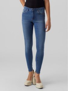 Vero Moda Jeansy Malia 10278825 Niebieski Slim Fit. Niebieskie jeansy Vero Moda, bez wzorów, z bawełny. Za 119,99 zł.