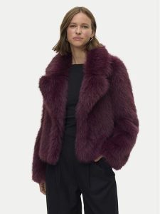 Vero Moda Futro Nora 10336482 Fioletowy Regular Fit. Fioletowe płaszcze Vero Moda, m, bez wzorów, z futra, bez kaptura. Za 359,99 zł.