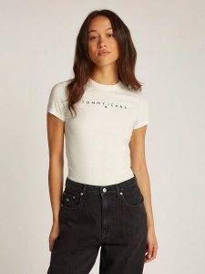 TOMMY JEANS Koszulka w kolorze kremowym rozmiar: XL. Brązowe bluzki Tommy Jeans, xl, bez wzorów, z bawełny, bez kołnierzyka, bez ramiączek. Za 96,37 zł.