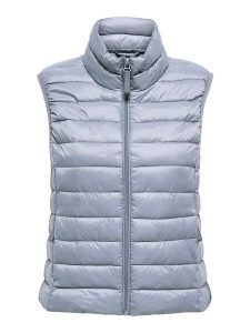 ONLY Kamizelka pikowana w kolorze błękitnym rozmiar: S-42/44. Niebieskie kamizelki ONLY, s, bez wzorów, bez kołnierzyka, bez ramiączek, bez kaptura. Za 104,99 zł.