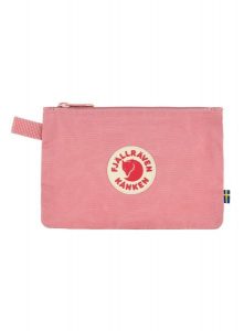 Saszetka Fjallraven Kanken Gear Pocket - pink. Czerwone nerki i saszetki Fjällräven, bez wzorów, z materiału. Za 109,99 zł.