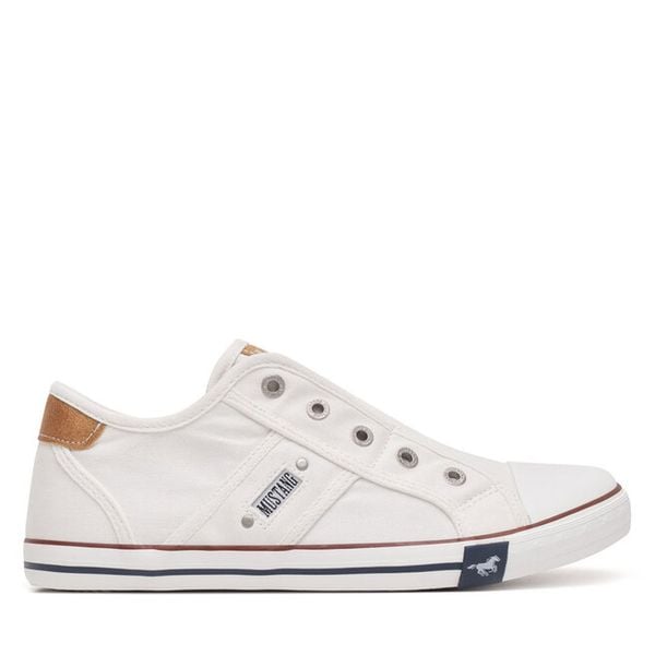 Trampki Mustang. Białe trampki Mustang, bez wzorów, bez zapięcia. Za 229,99 zł.