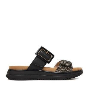 Klapki Remonte. Czarne klapki Remonte, bez wzorów, bez obcasa. Za 359,99 zł.