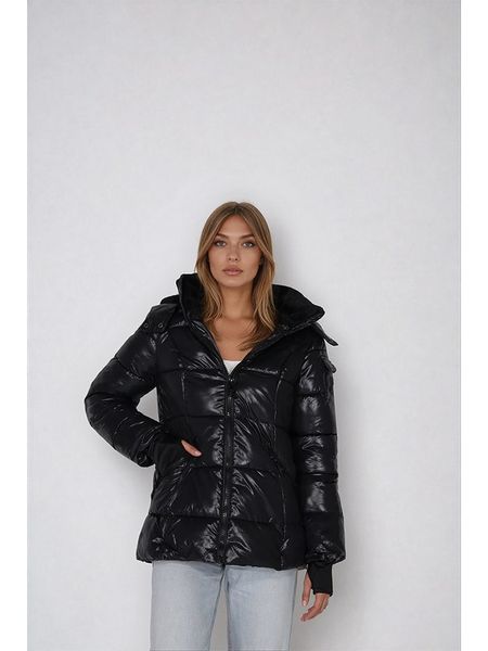 Steve Madden Kurtka zimowa w kolorze czarnym rozmiar: XS. Czarne kurtki Steve Madden, na zimę, xs, bez wzorów, z puchu, bez kaptura. Za 135,95 zł.