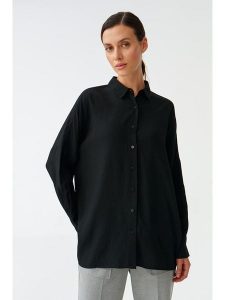 TATUUM Bluzka w kolorze czarnym rozmiar: 42. Czarne bluzki Tatuum, bez wzorów, z wiskozy, bez kołnierzyka, bez ramiączek. Za 122,09 zł.